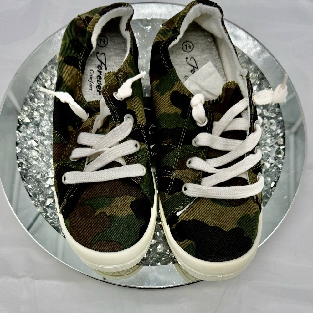 Forever Flat Women's Shoes Linen Canvas Slip-On Sneakers-Camo NIB